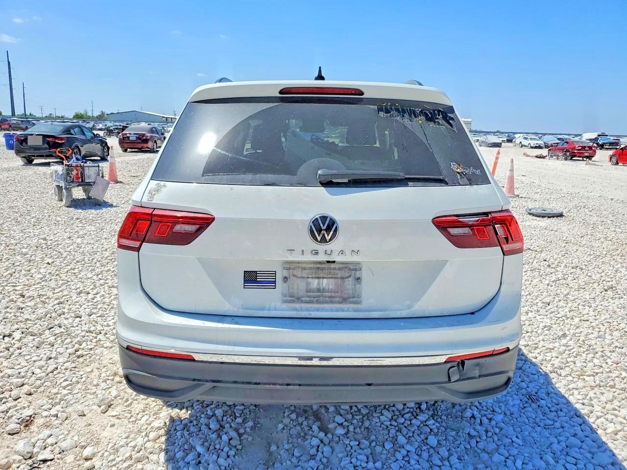 2024 VOLKSWAGEN TIGUAN S photo 11