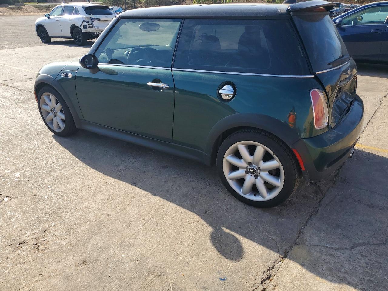 2005 MINI COOPER S photo 2