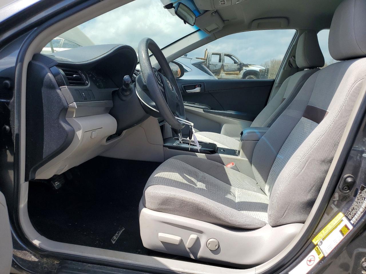 2012 TOYOTA CAMRY LE photo 13
