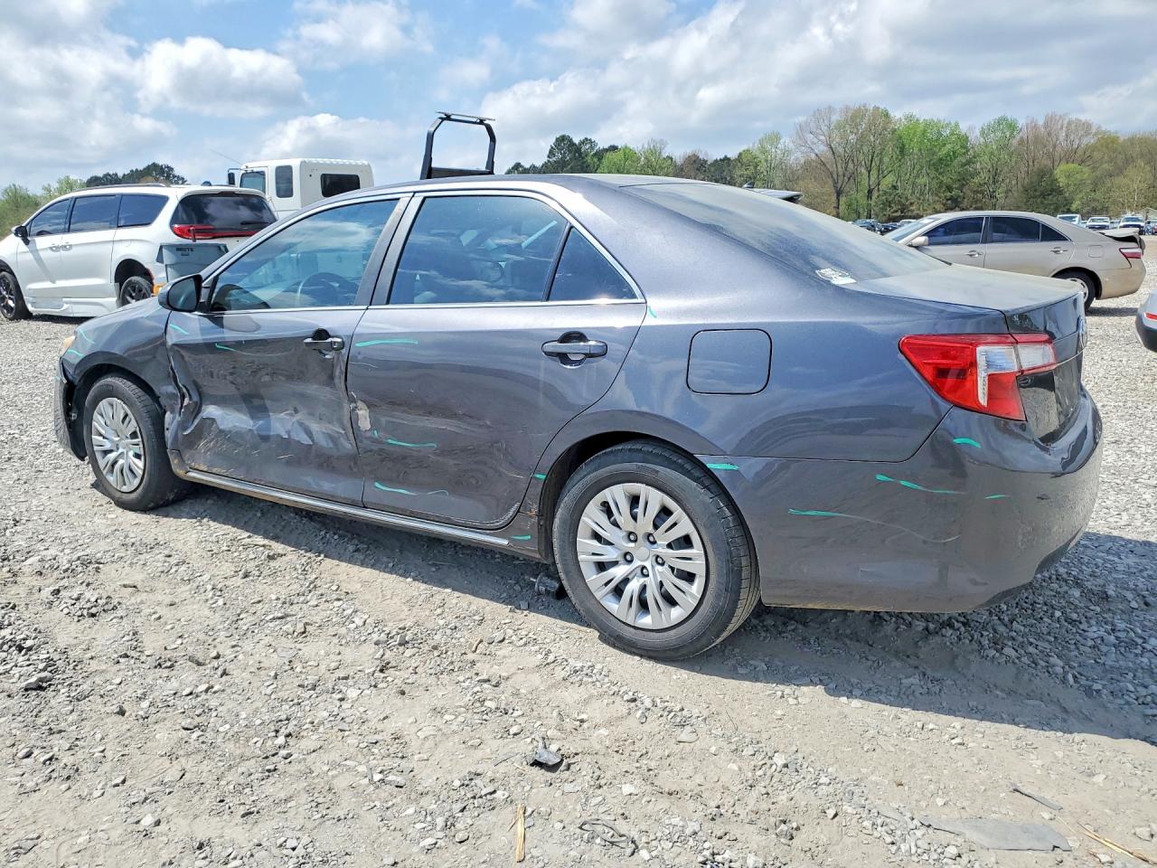 2012 TOYOTA CAMRY LE photo 3