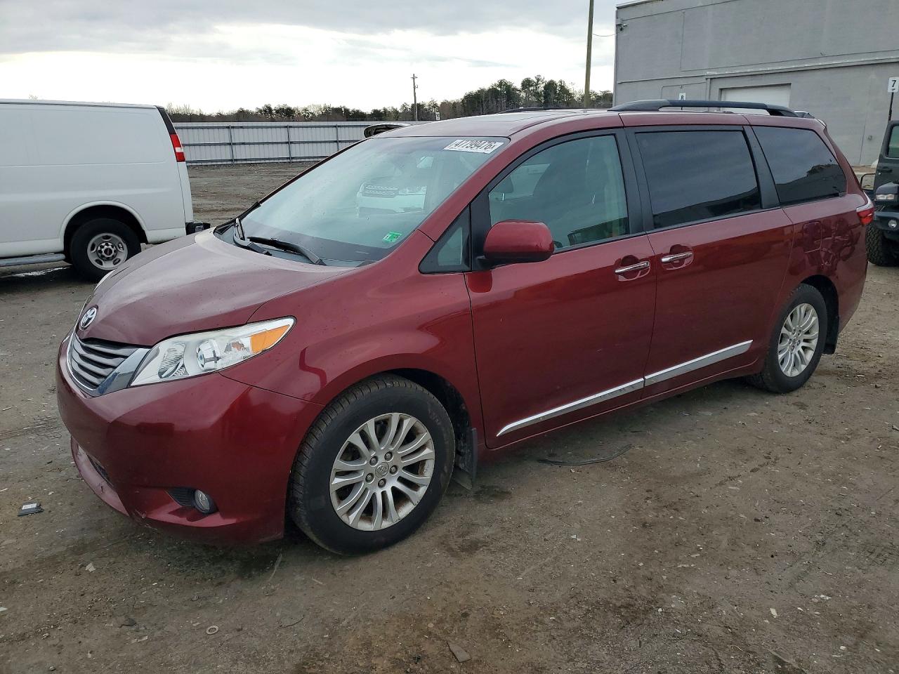 2015 TOYOTA SIENNA