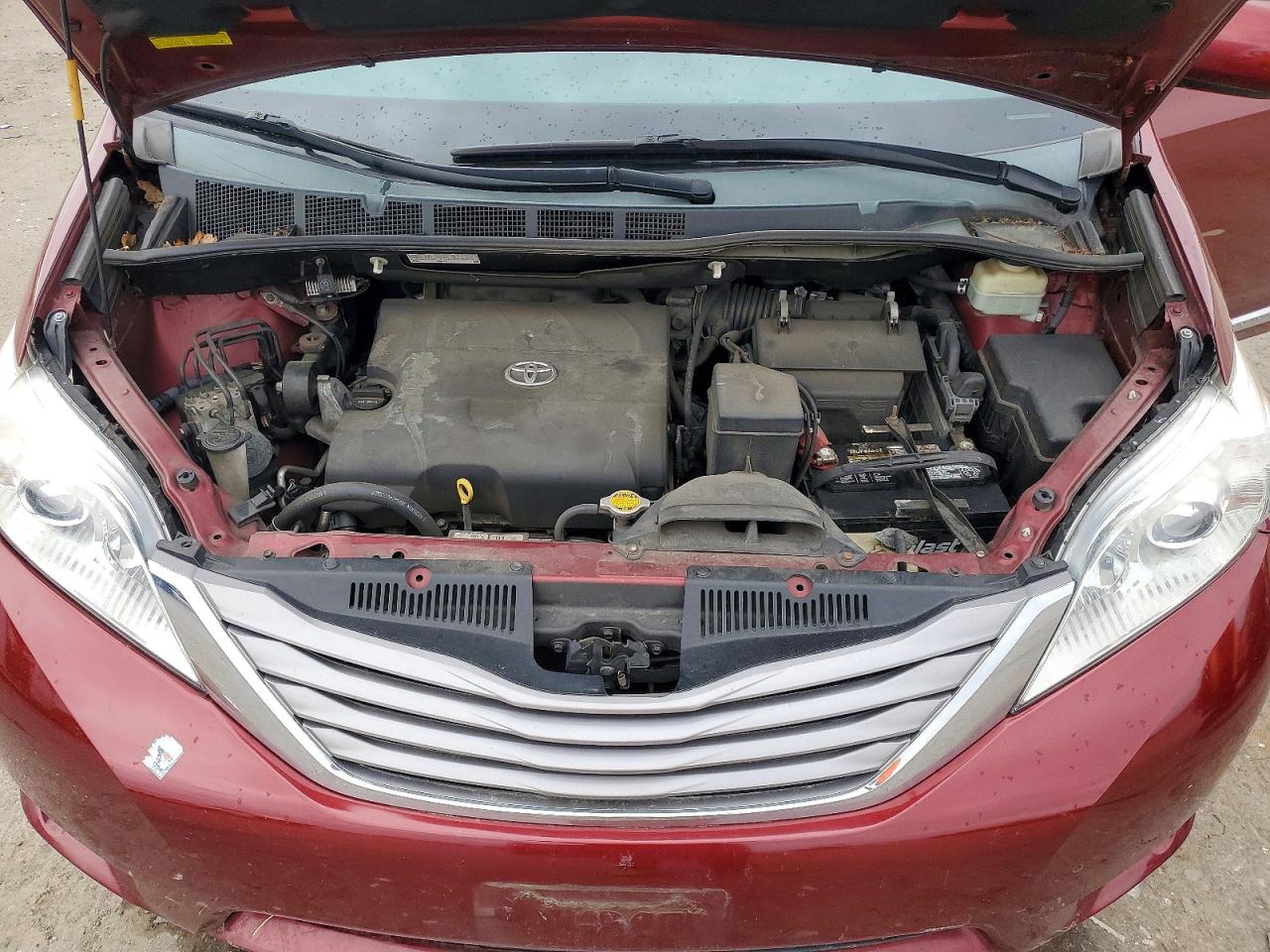 2015 TOYOTA SIENNA XLE 8-PASSENGER photo 23