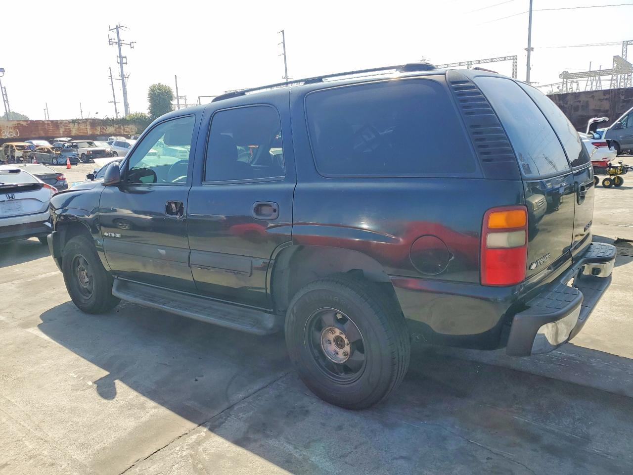 2003 CHEVROLET TAHOE C1500 photo 2