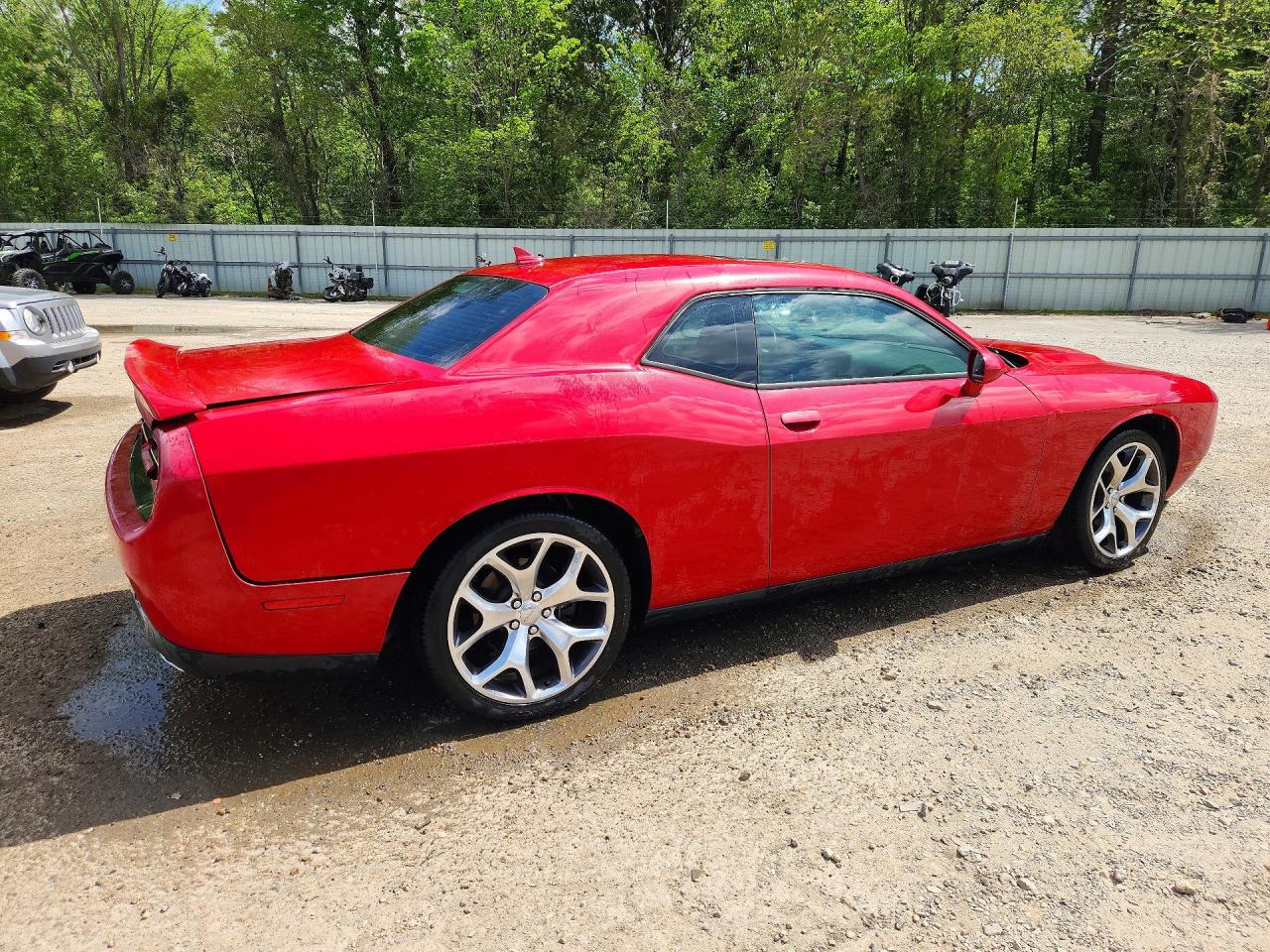 2016 DODGE CHALLENGER SXT photo 5