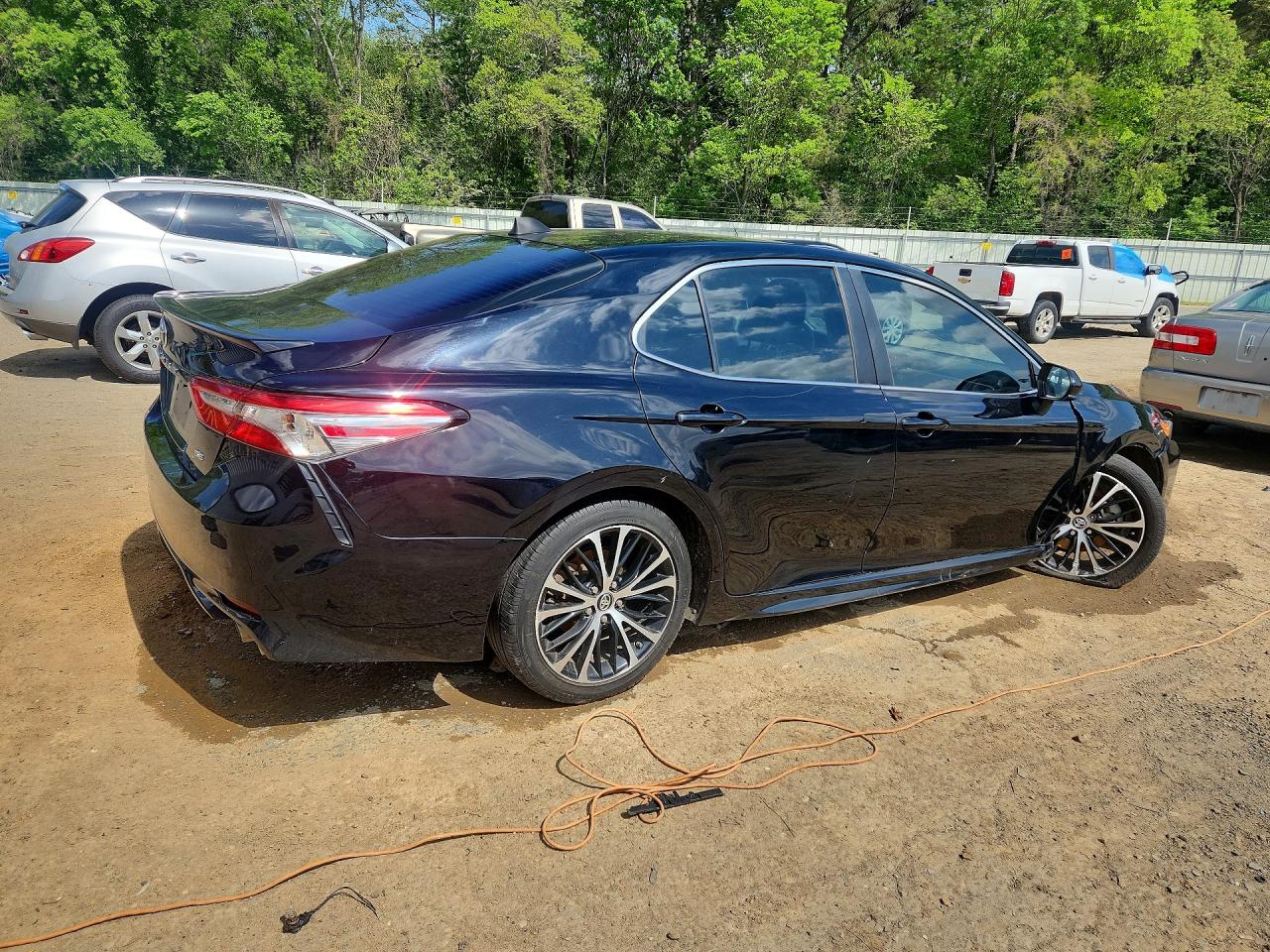 2018 TOYOTA CAMRY SE photo 7