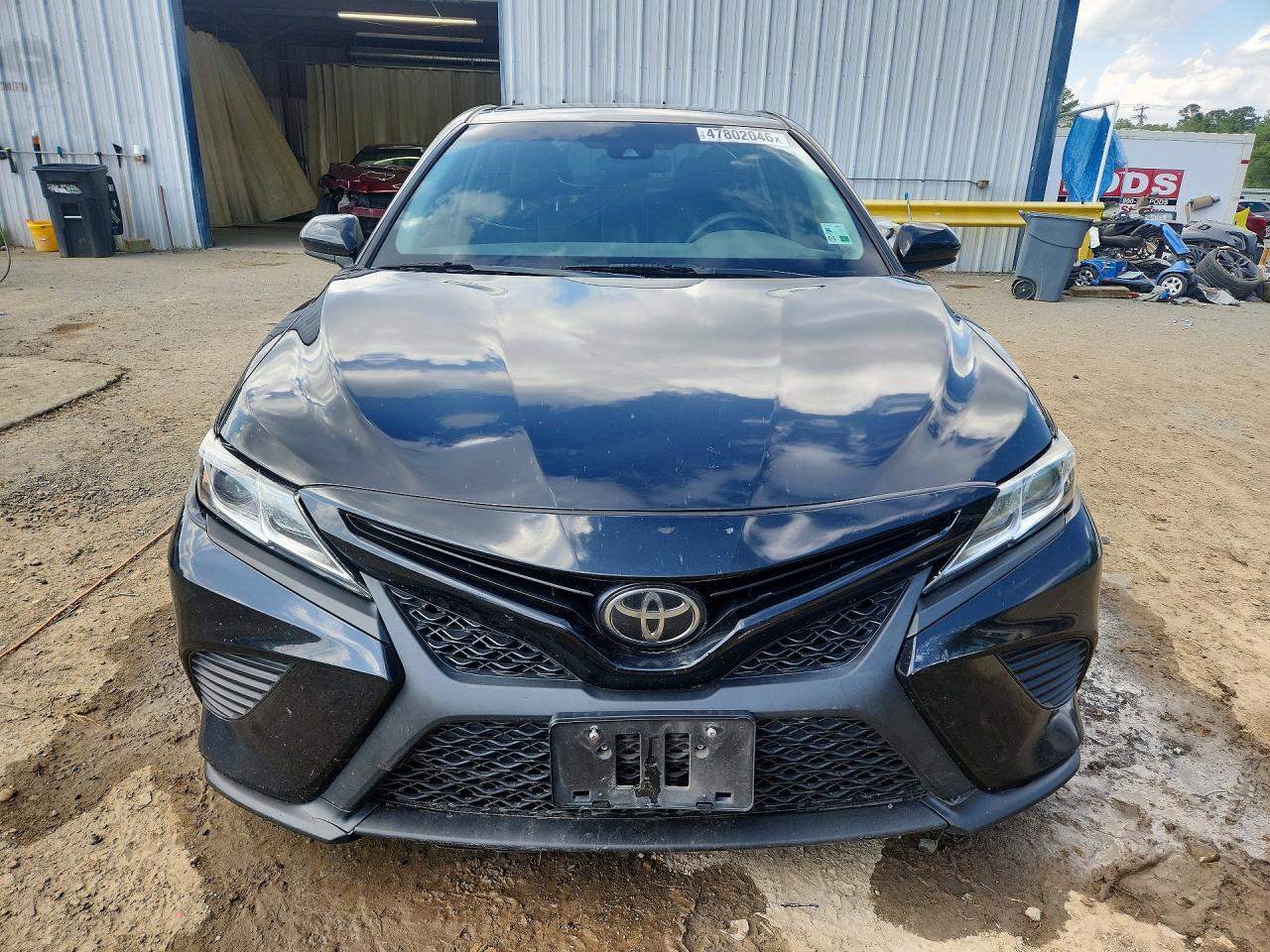 2018 TOYOTA CAMRY SE photo 13