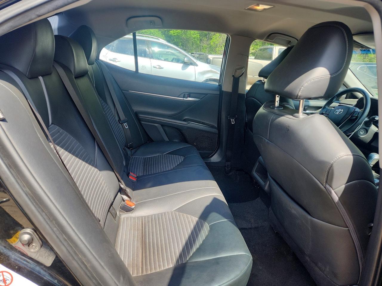 2018 TOYOTA CAMRY SE photo 28
