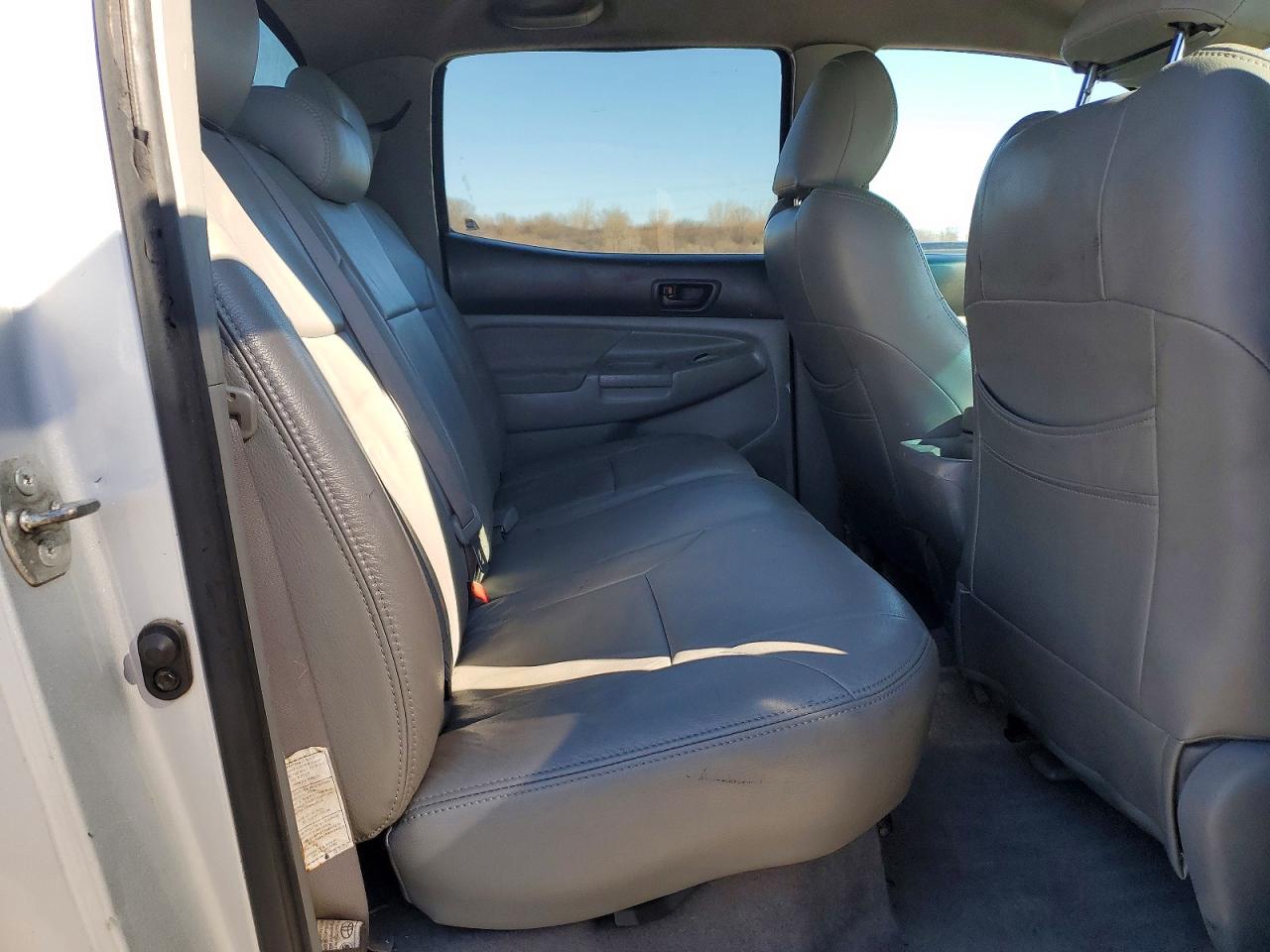 2005 TOYOTA TACOMA PRERUNNER V6 photo 10