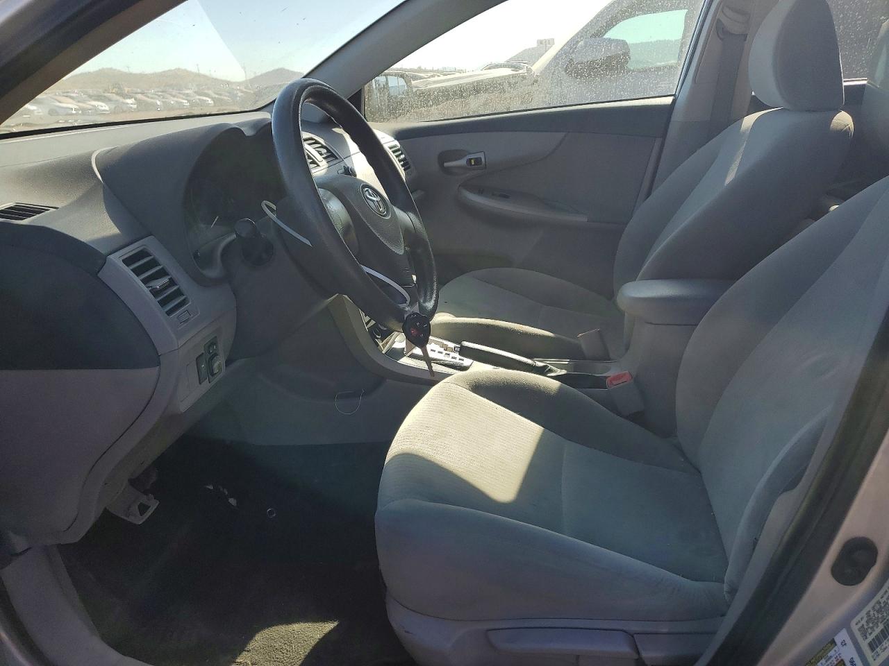 2010 TOYOTA COROLLA LE photo 13
