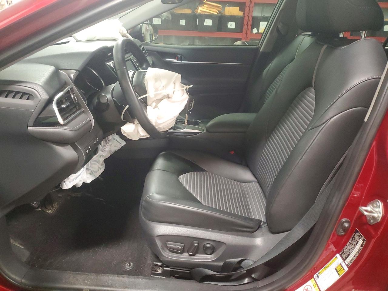 2018 TOYOTA CAMRY SE photo 7