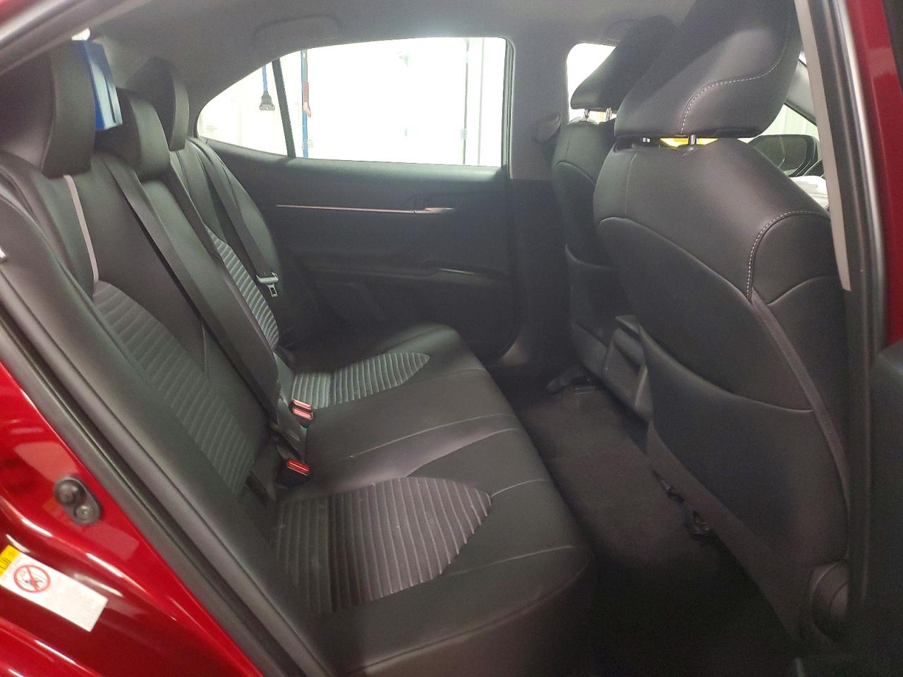 2018 TOYOTA CAMRY SE photo 10