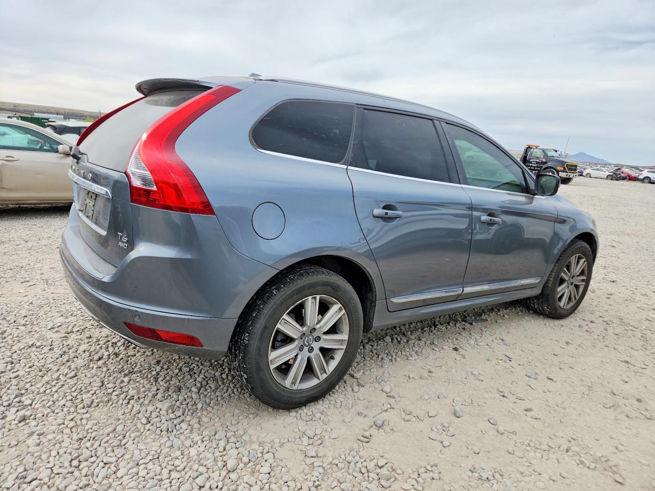 2016 VOLVO XC60 T6 PLATINUM photo 3