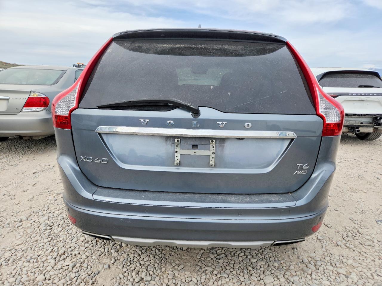 2016 VOLVO XC60 T6 PLATINUM photo 6