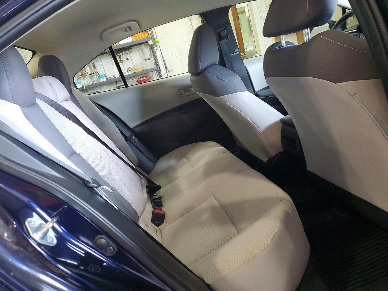 2022 TOYOTA COROLLA LE photo 10