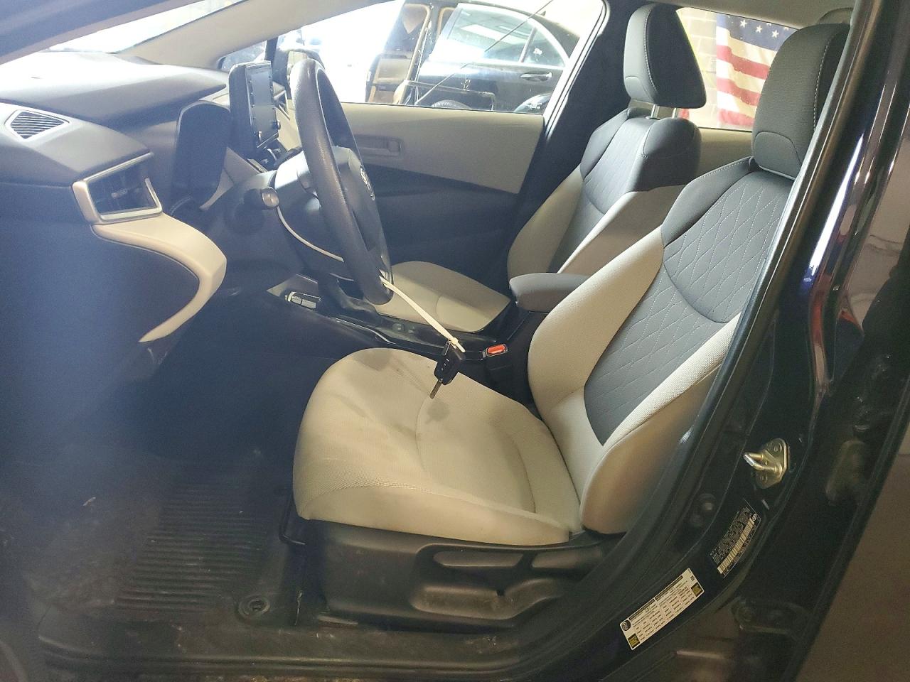 2022 TOYOTA COROLLA LE photo 7