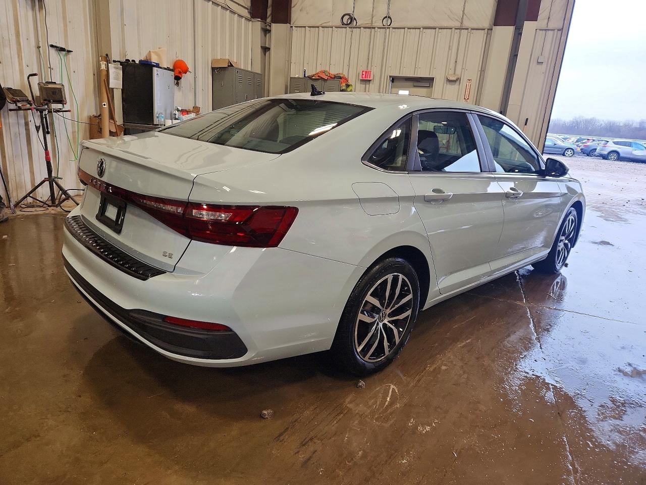 2025 VOLKSWAGEN JETTA SE photo 5