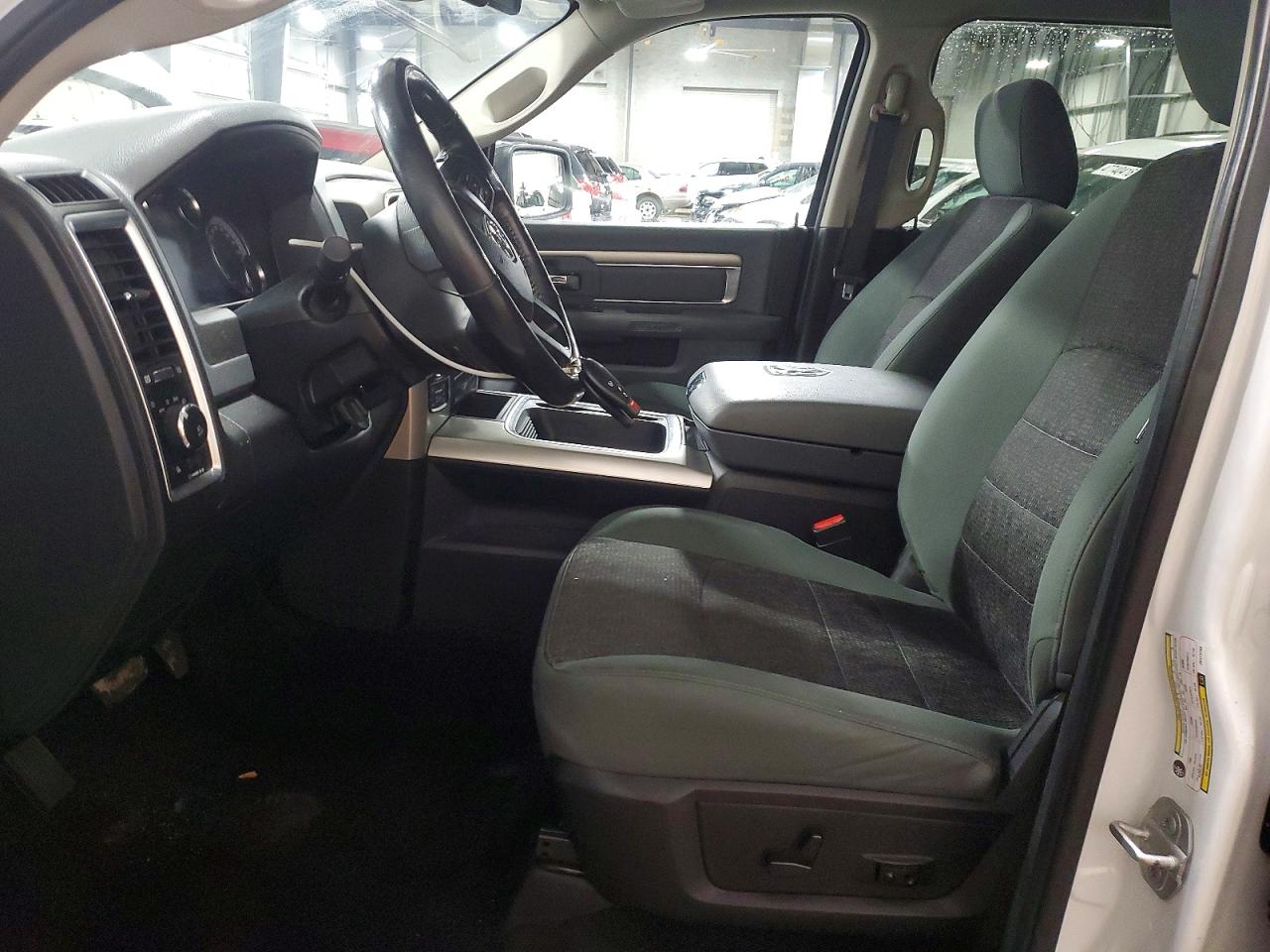 2018 RAM 1500 SLT photo 7