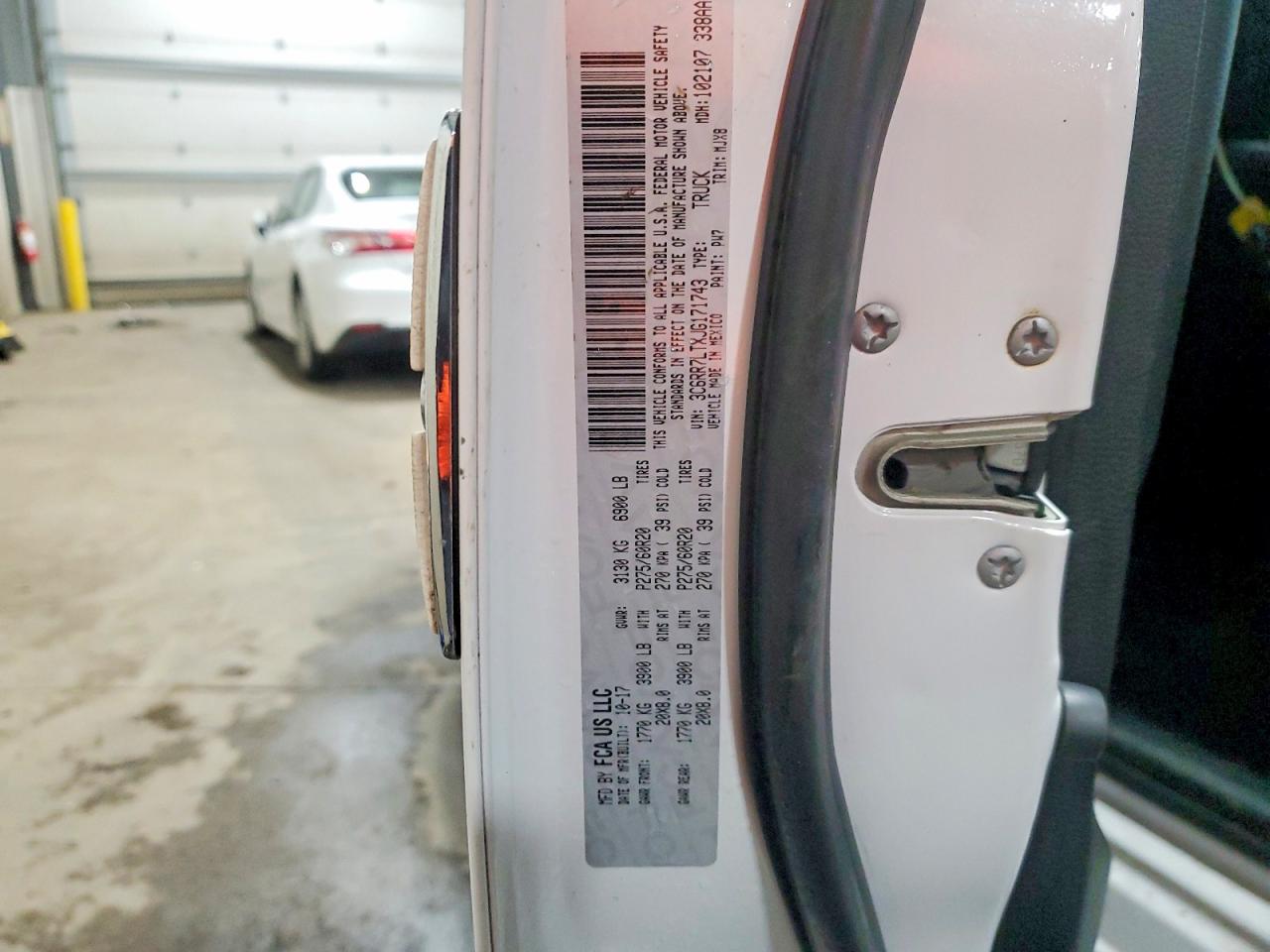 2018 RAM 1500 SLT photo 13