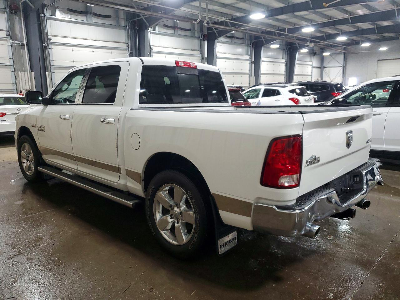 2018 RAM 1500 SLT photo 2