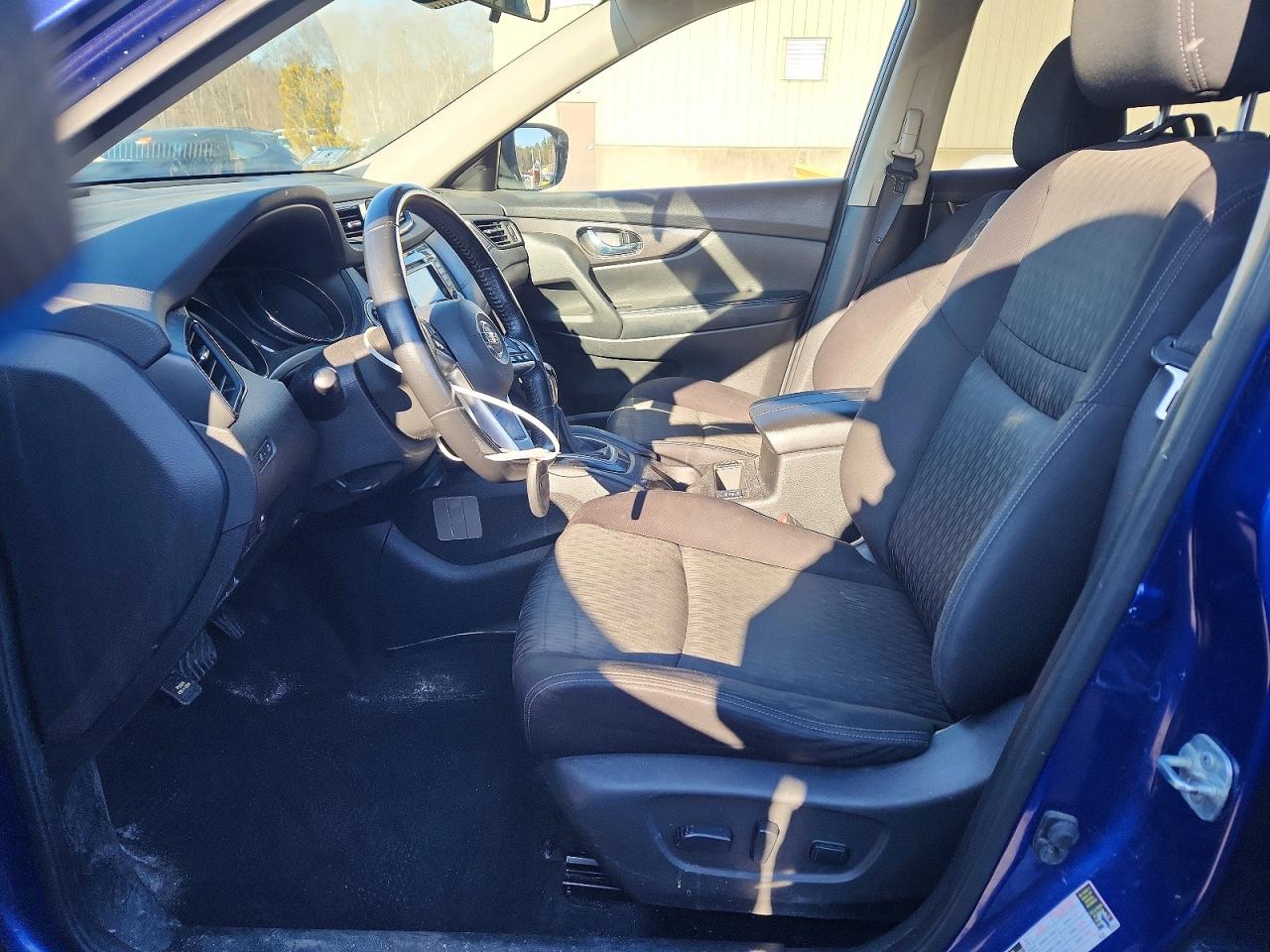 2019 NISSAN ROGUE SV photo 13