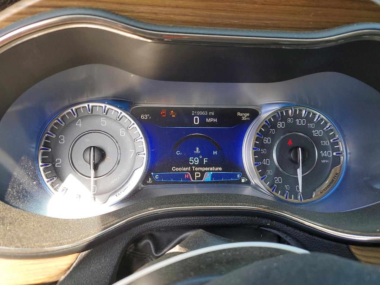 2015 CHRYSLER 200 C photo 9