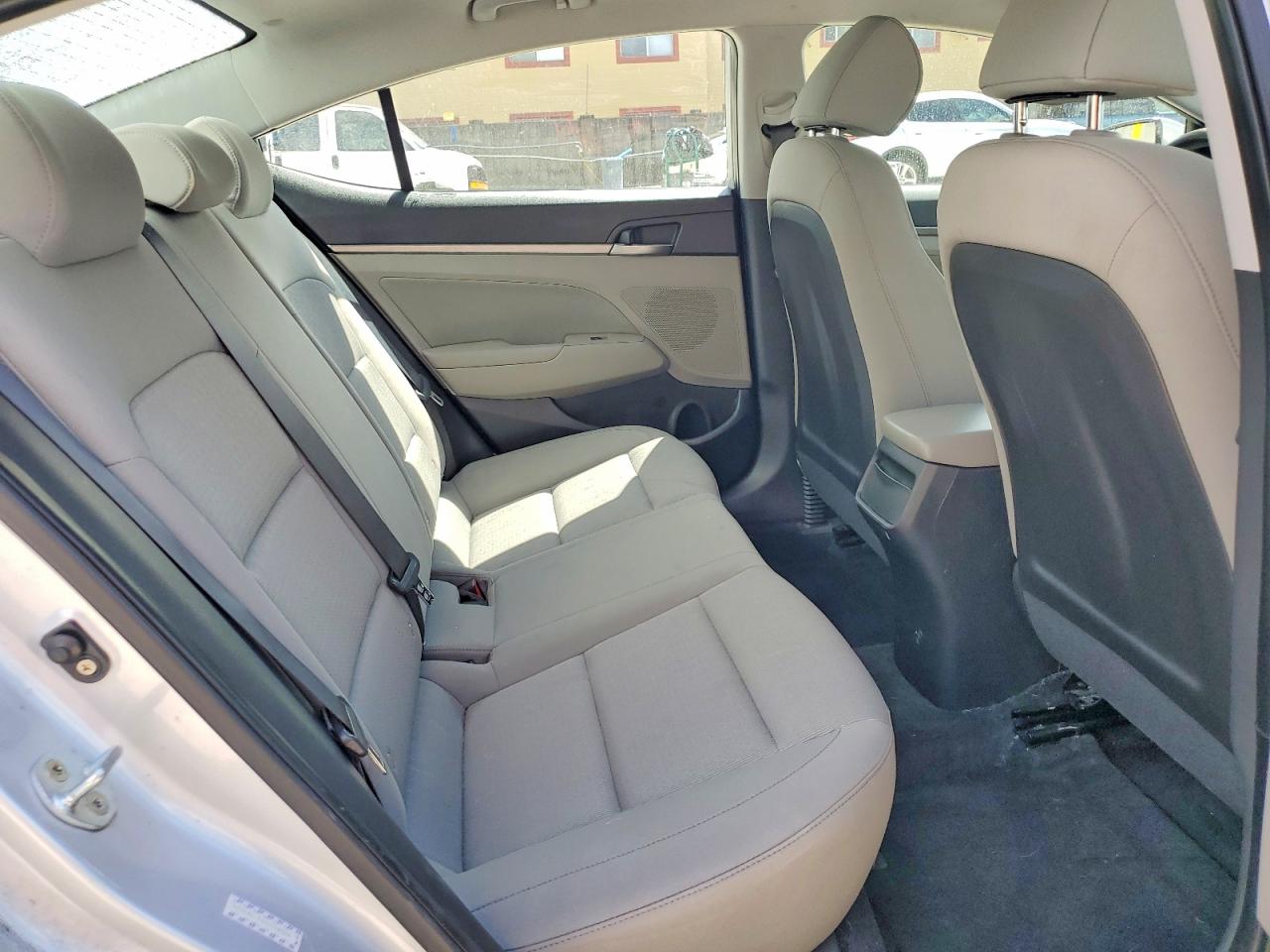 2017 HYUNDAI ELANTRA SE photo 19