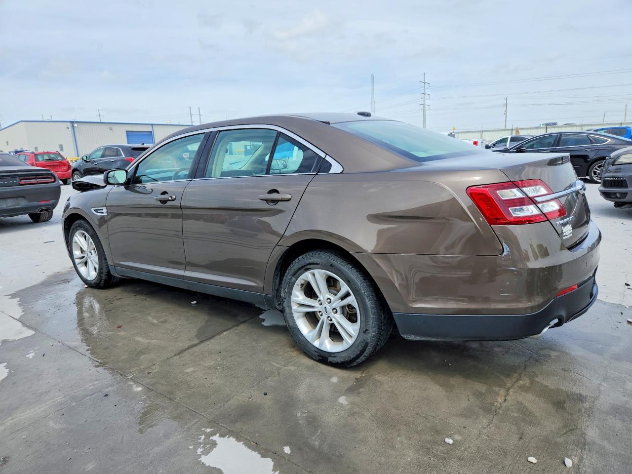 2015 FORD TAURUS SEL photo 4