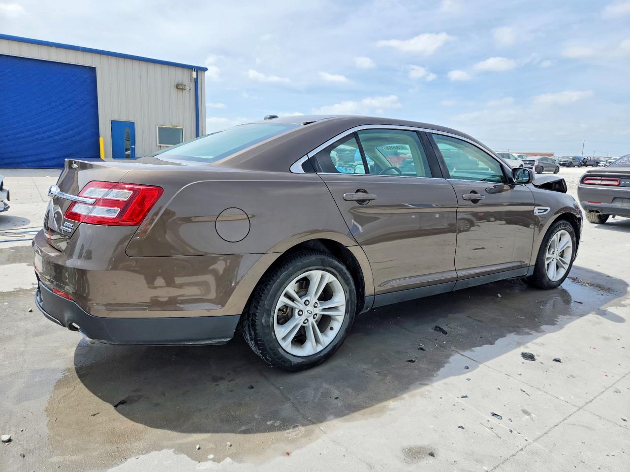 2015 FORD TAURUS SEL photo 7