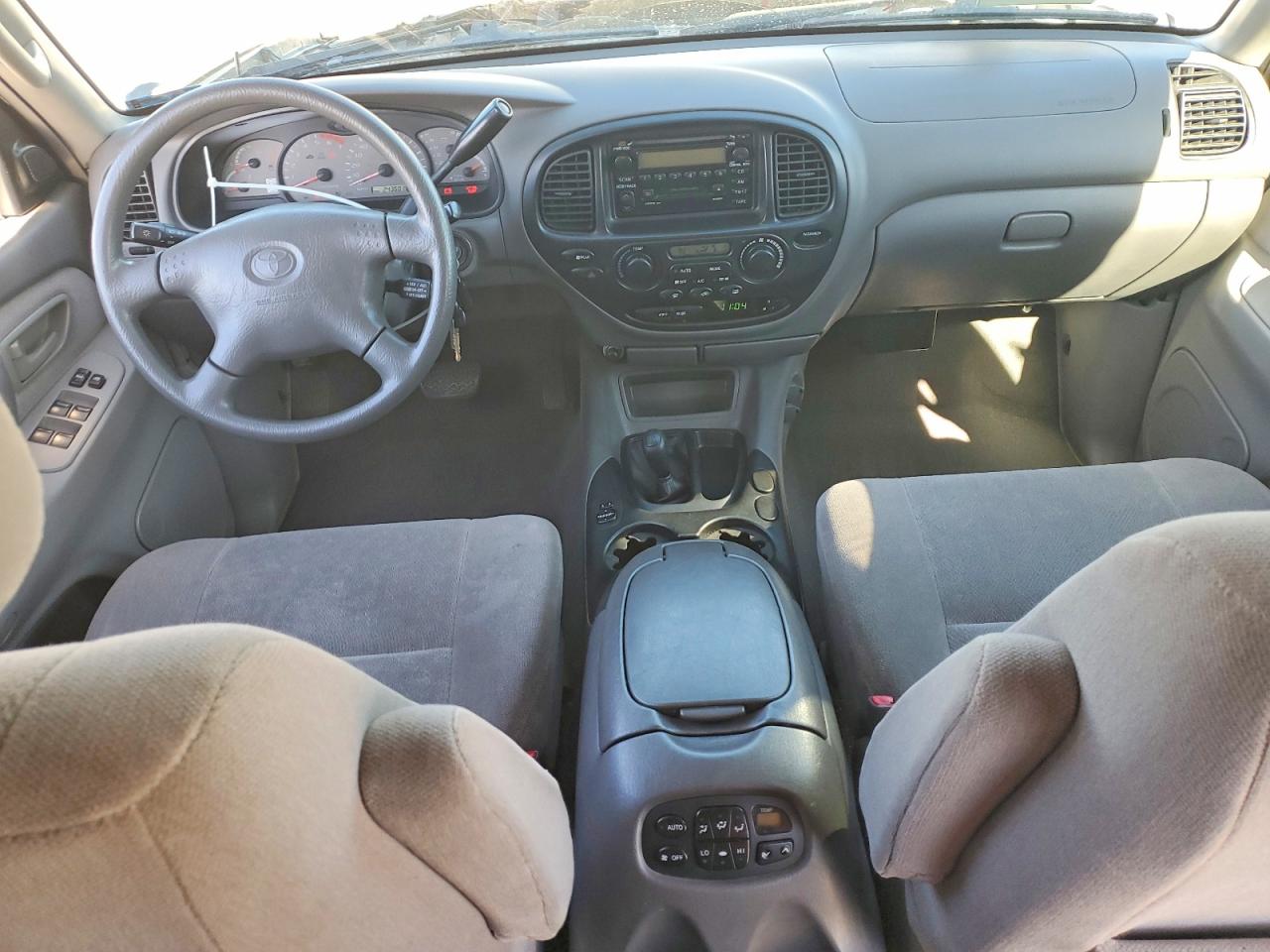 2001 TOYOTA SEQUOIA SR5 photo 22