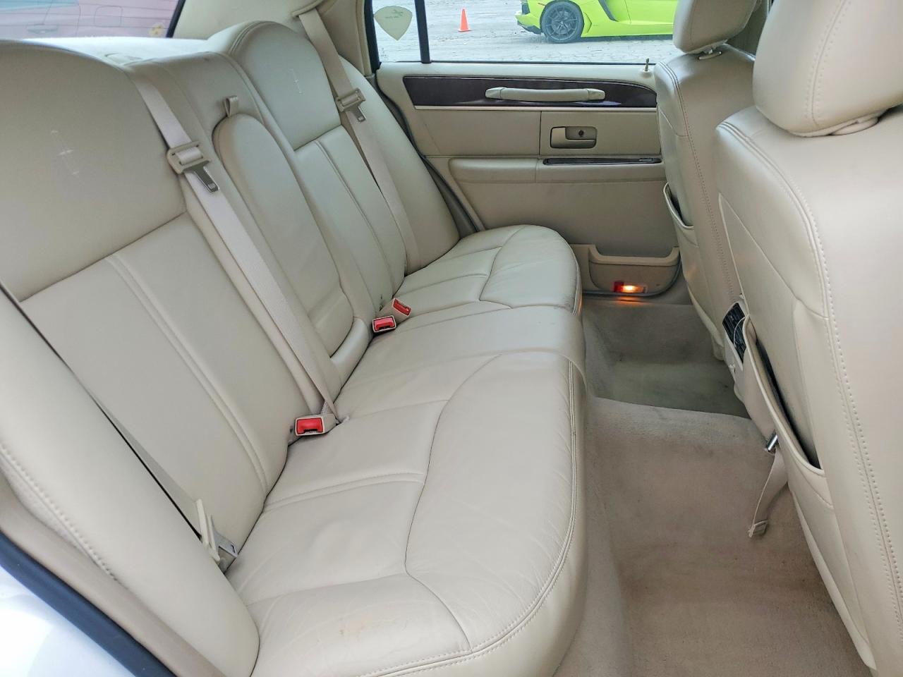 2006 LINCOLN TOWN CAR SIGNATURE LIMITED photo 19