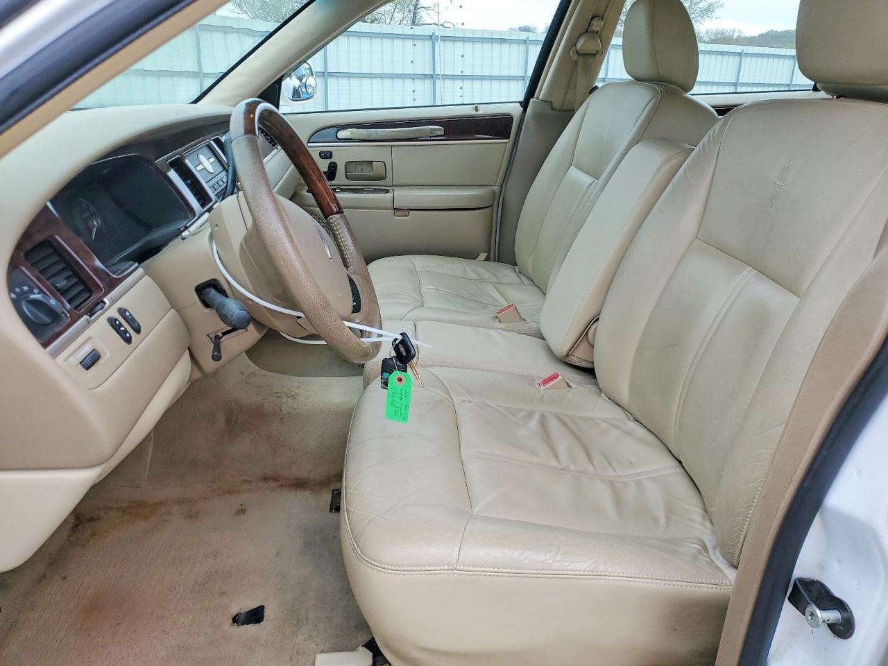 2006 LINCOLN TOWN CAR SIGNATURE LIMITED photo 13