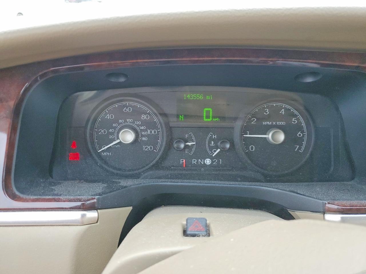 2006 LINCOLN TOWN CAR SIGNATURE LIMITED photo 17