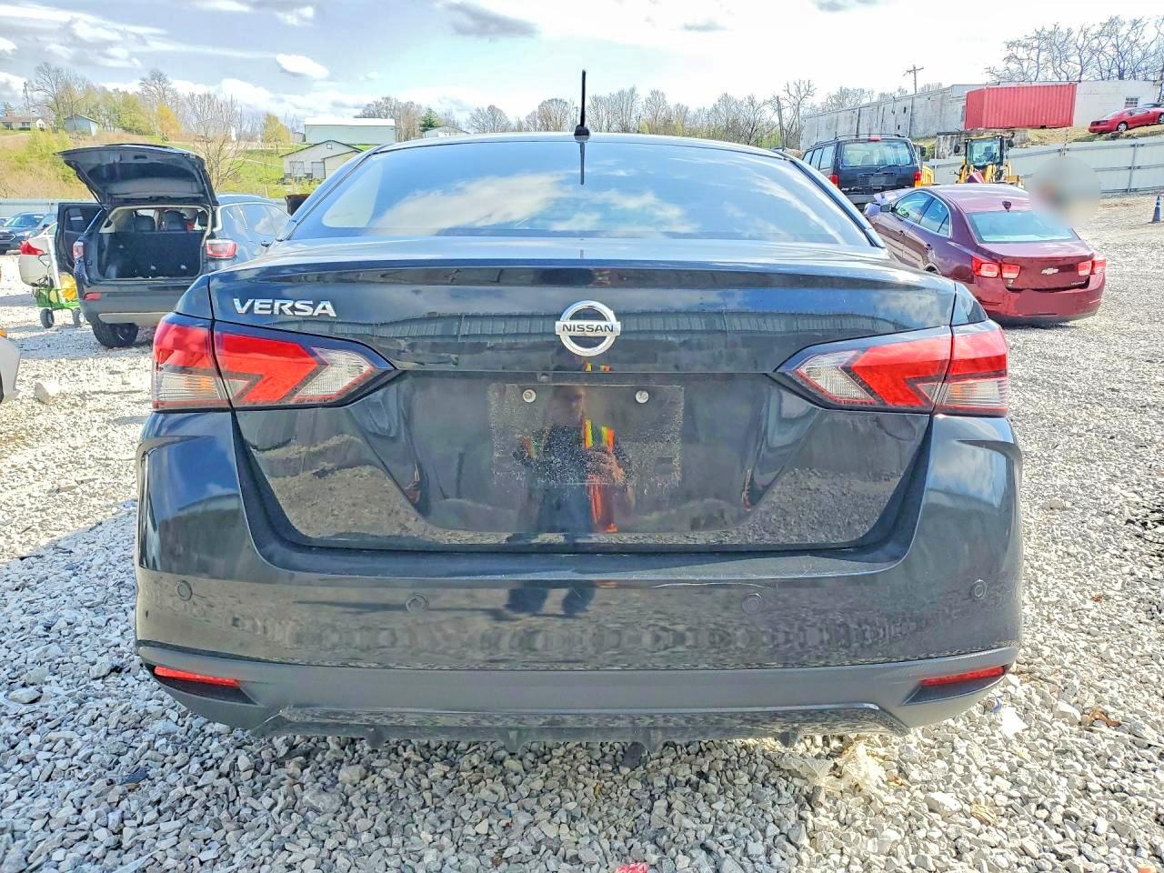 2020 NISSAN VERSA S photo 6