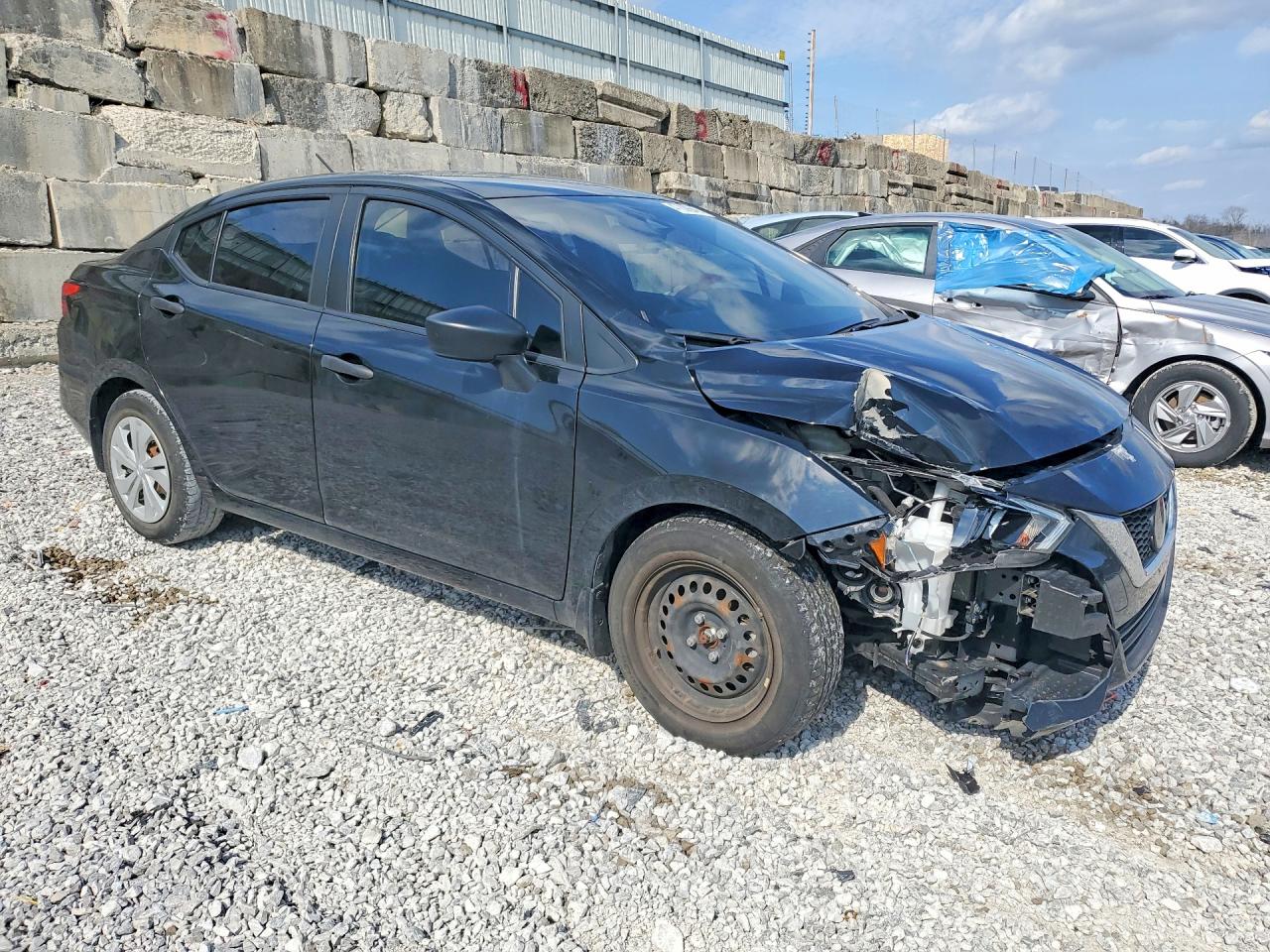 2020 NISSAN VERSA S photo 4