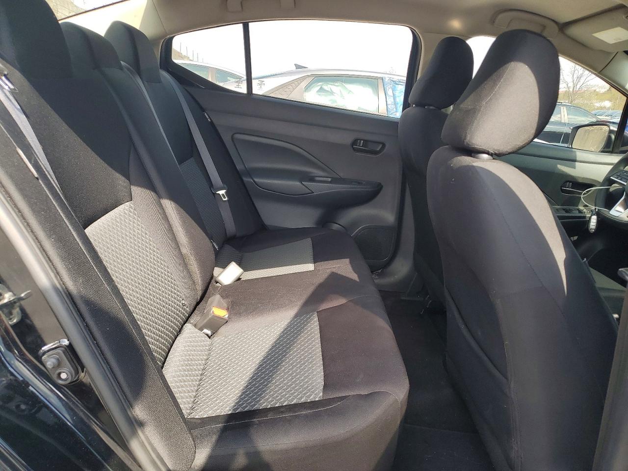 2020 NISSAN VERSA S photo 10