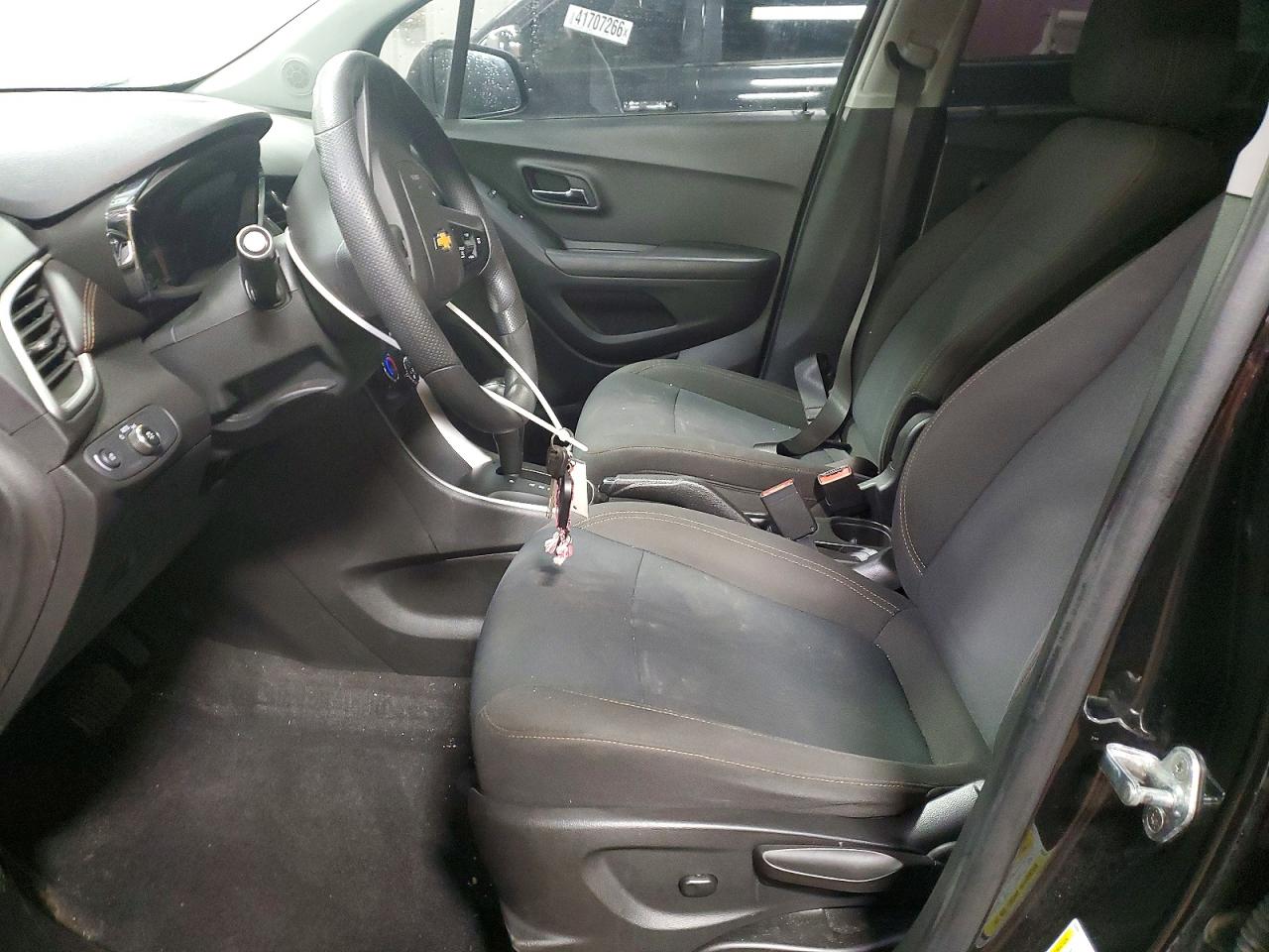 2020 CHEVROLET TRAX LS photo 7