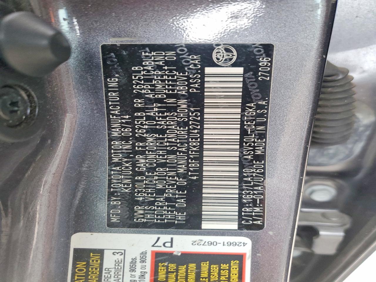 2014 TOYOTA CAMRY XLE photo 23