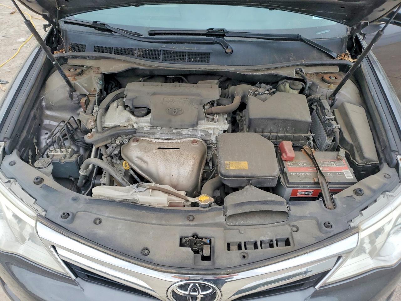 2014 TOYOTA CAMRY XLE photo 21