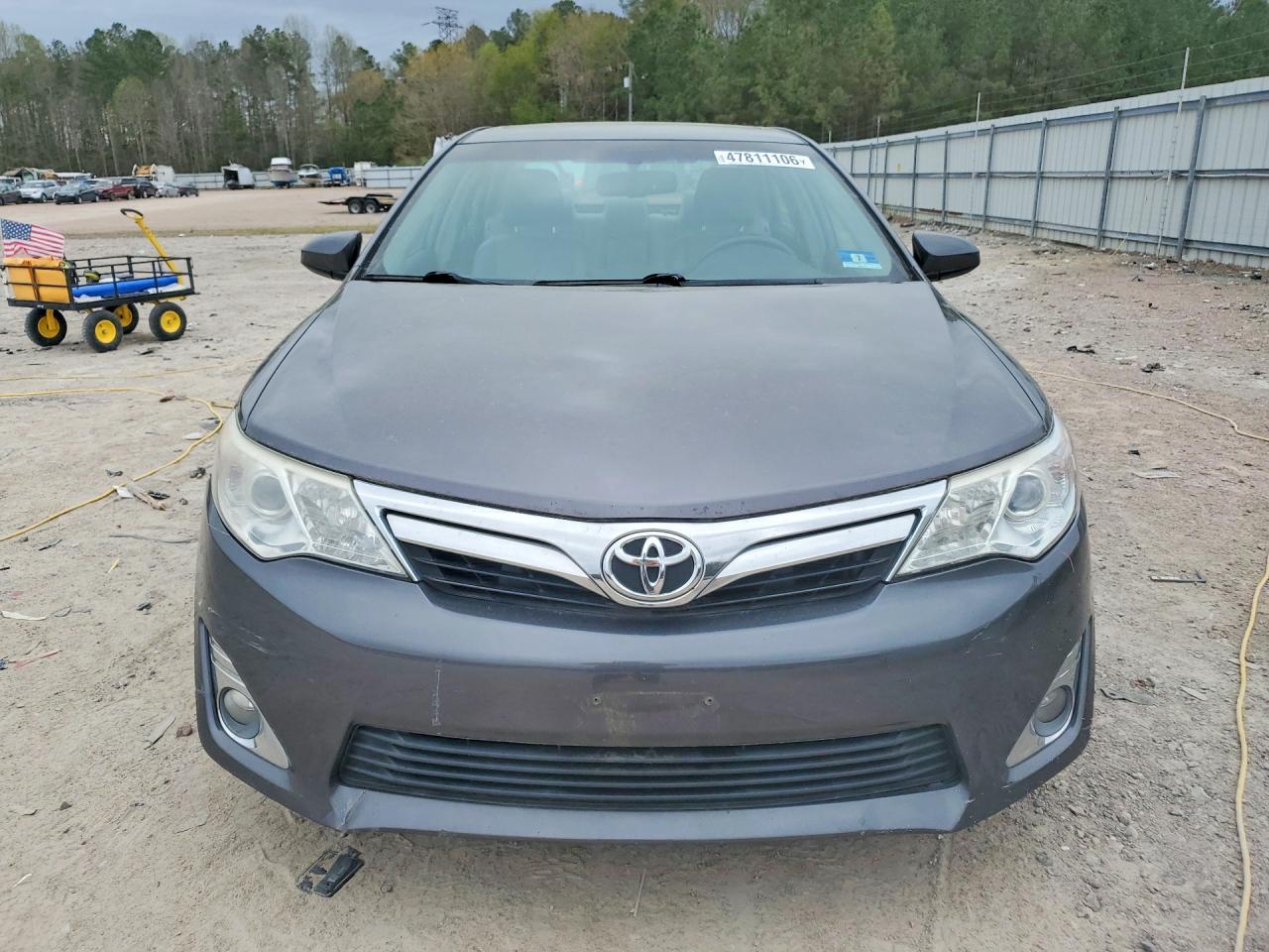 2014 TOYOTA CAMRY XLE photo 9