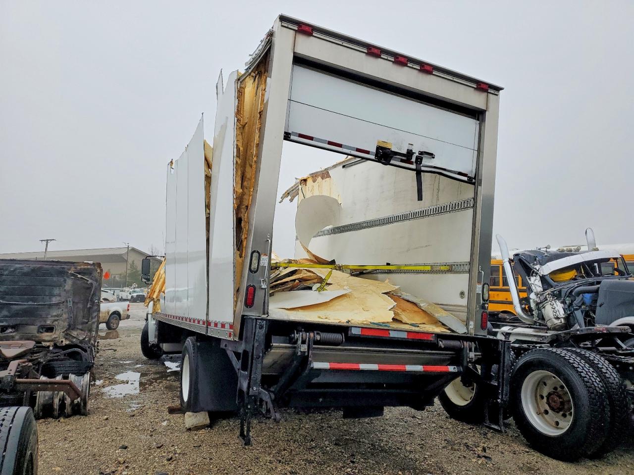 2018 HINO 258/268 BOX TRUCK photo 3