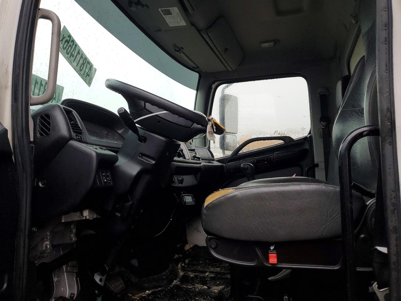 2018 HINO 258/268 BOX TRUCK photo 5