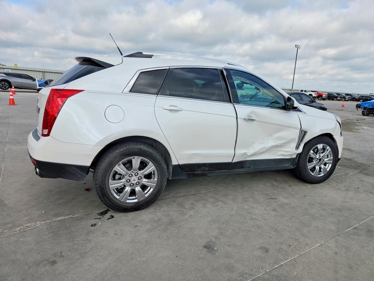 2013 CADILLAC SRX LUXURY COLLECTION photo 3