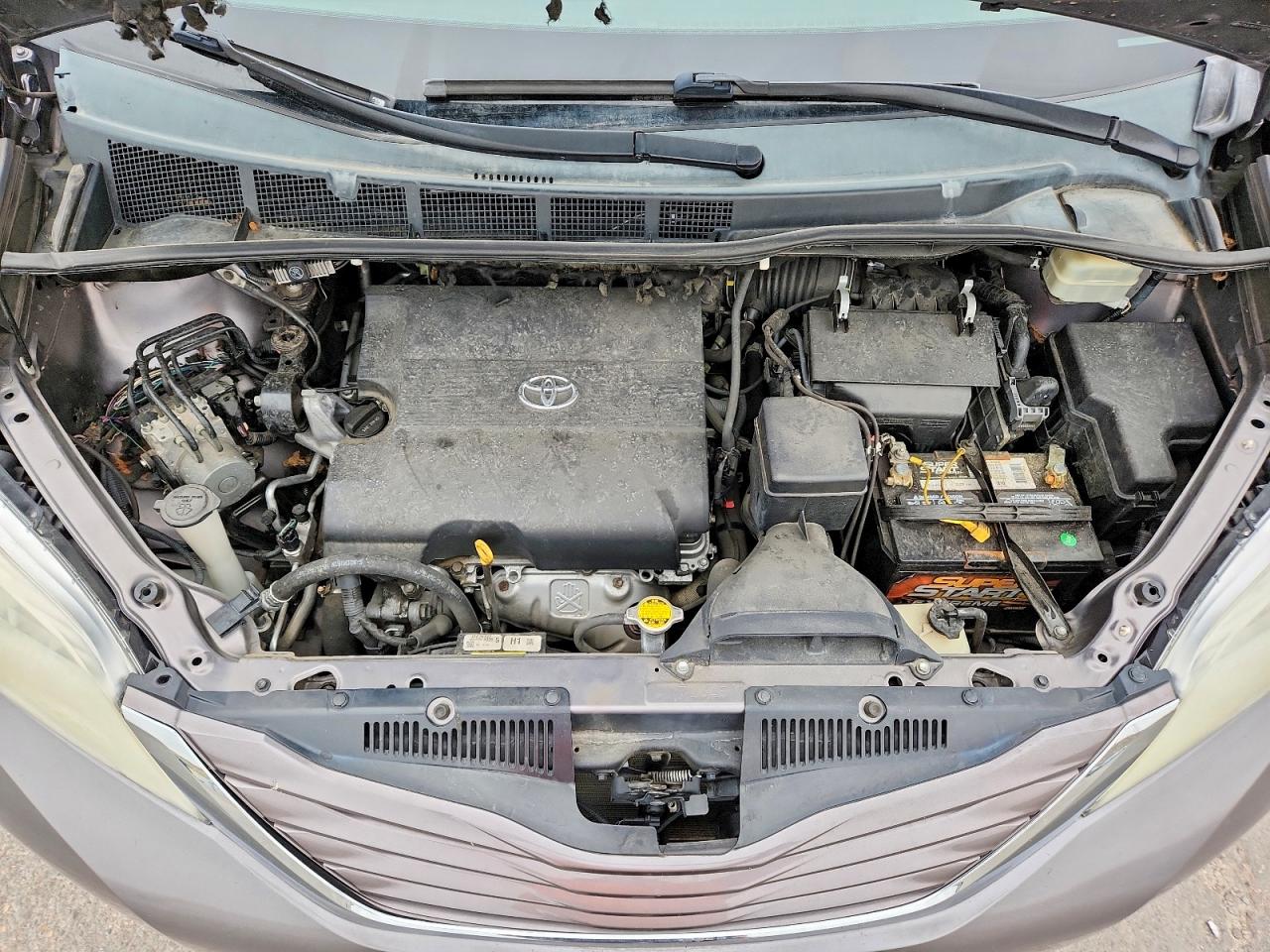2015 TOYOTA SIENNA LE 7-PASSENGER photo 34