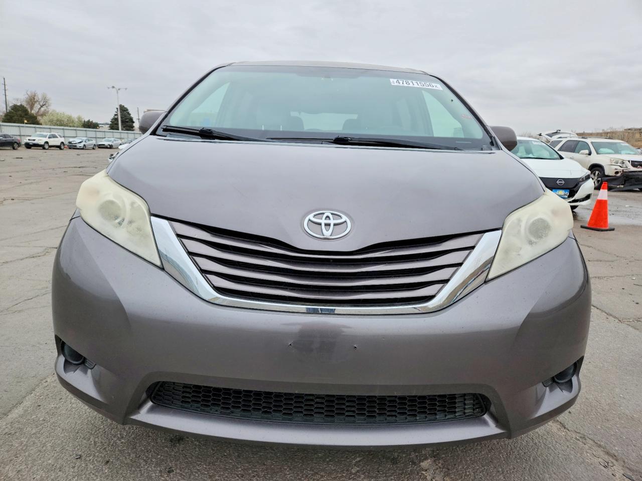 2015 TOYOTA SIENNA LE 7-PASSENGER photo 13