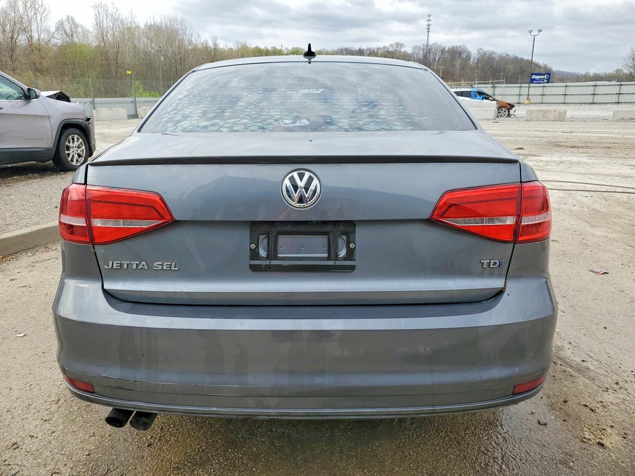 2015 VOLKSWAGEN JETTA TDI photo 11