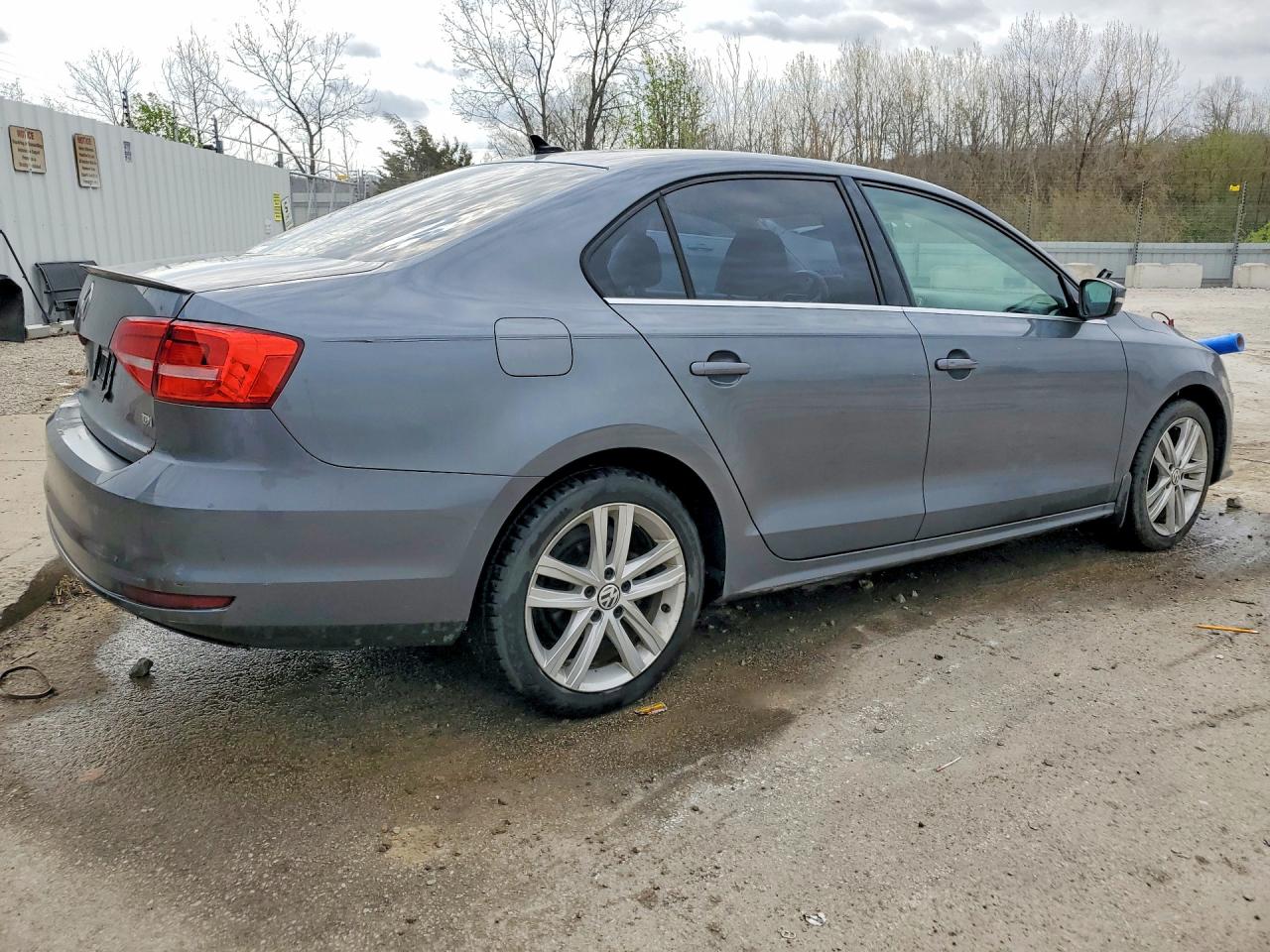 2015 VOLKSWAGEN JETTA TDI photo 5