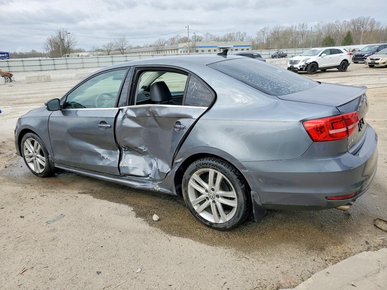 2015 VOLKSWAGEN JETTA TDI photo 3