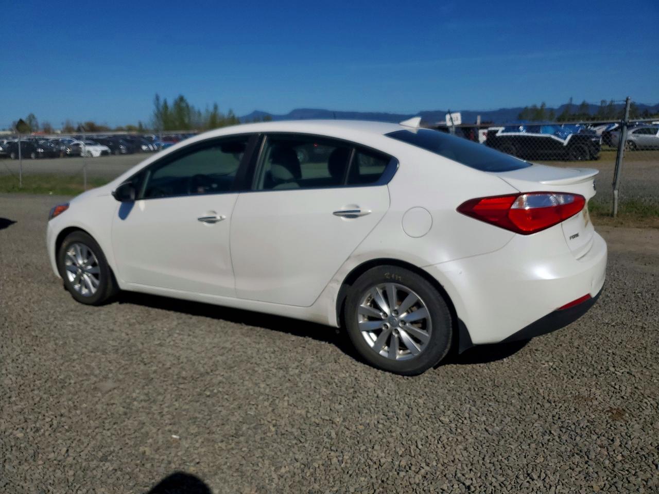 2015 KIA FORTE EX photo 2