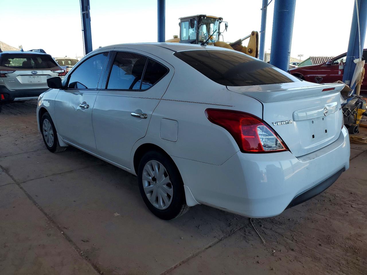 2018 NISSAN VERSA SV photo 3