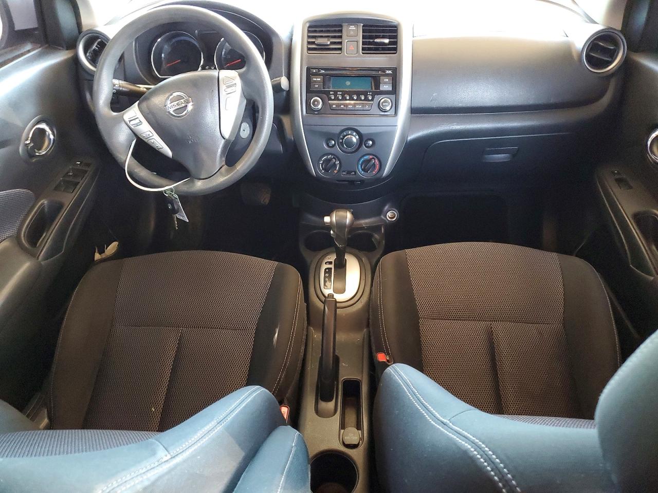 2018 NISSAN VERSA SV photo 15